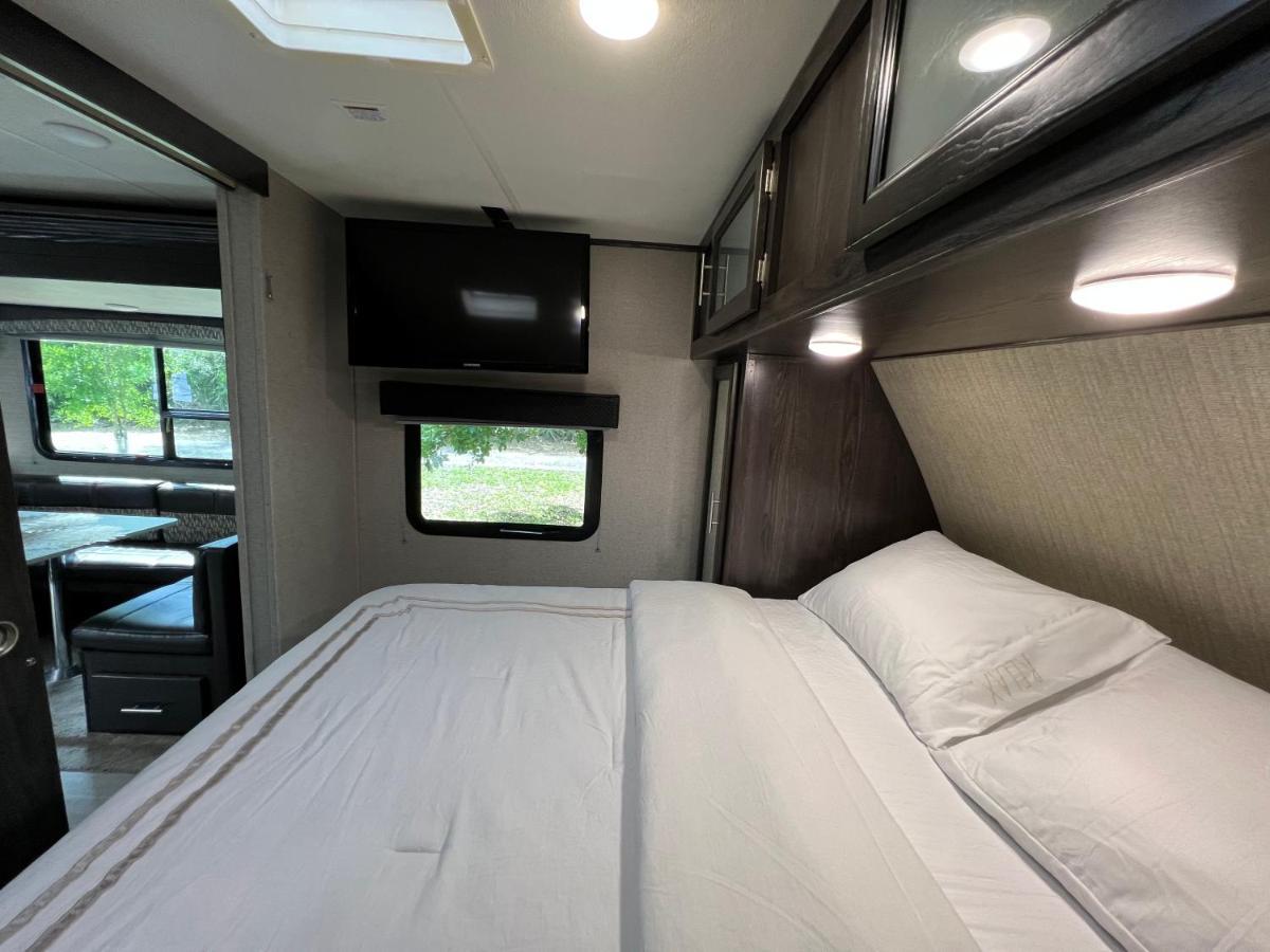 Lake Front Rv Experience Close To Port Canaveral And Kennedy Space Center Hotel Titusville Luaran gambar
